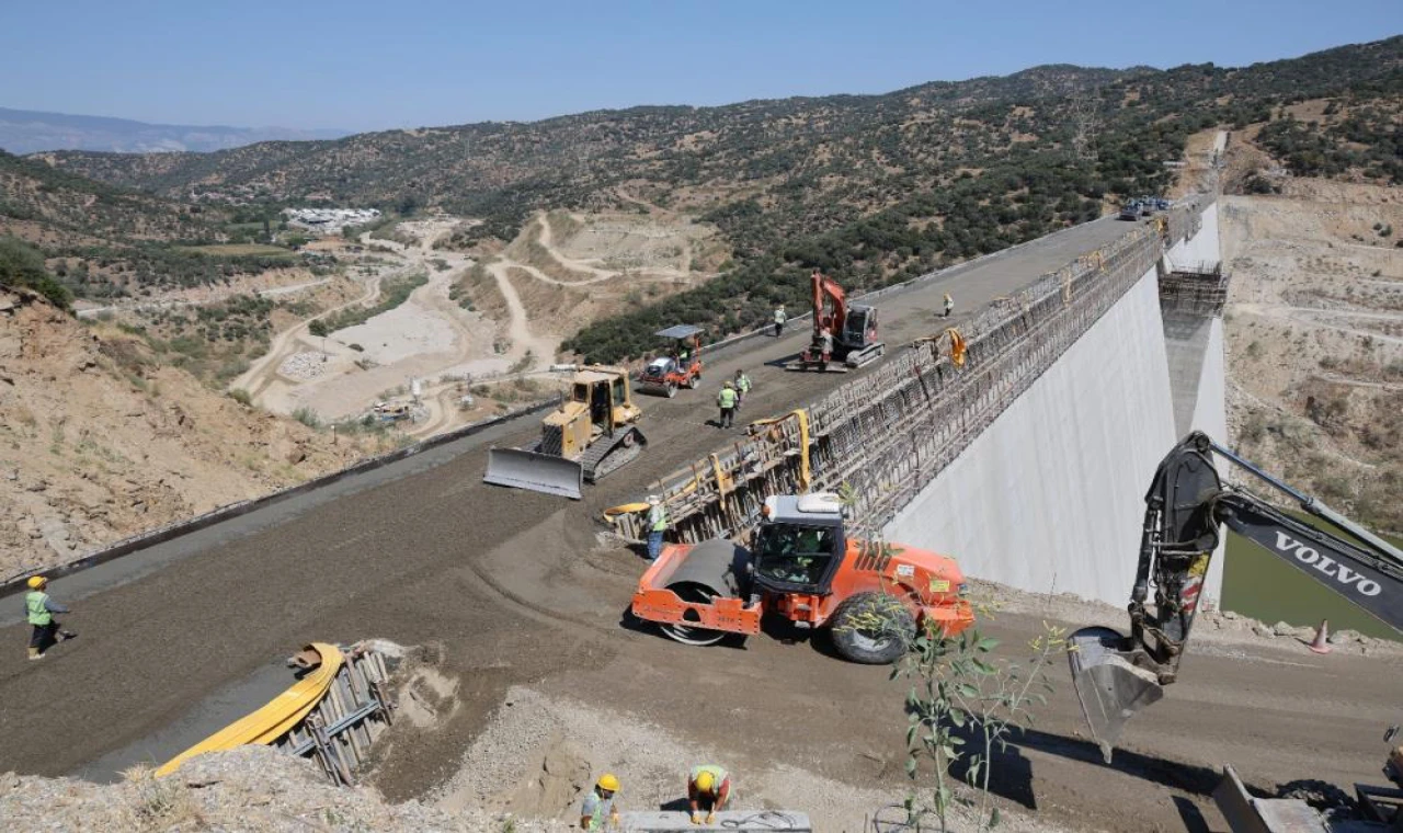 Sarıçay Barajı'nda gövdenin yüzde 92'si tamamlandı