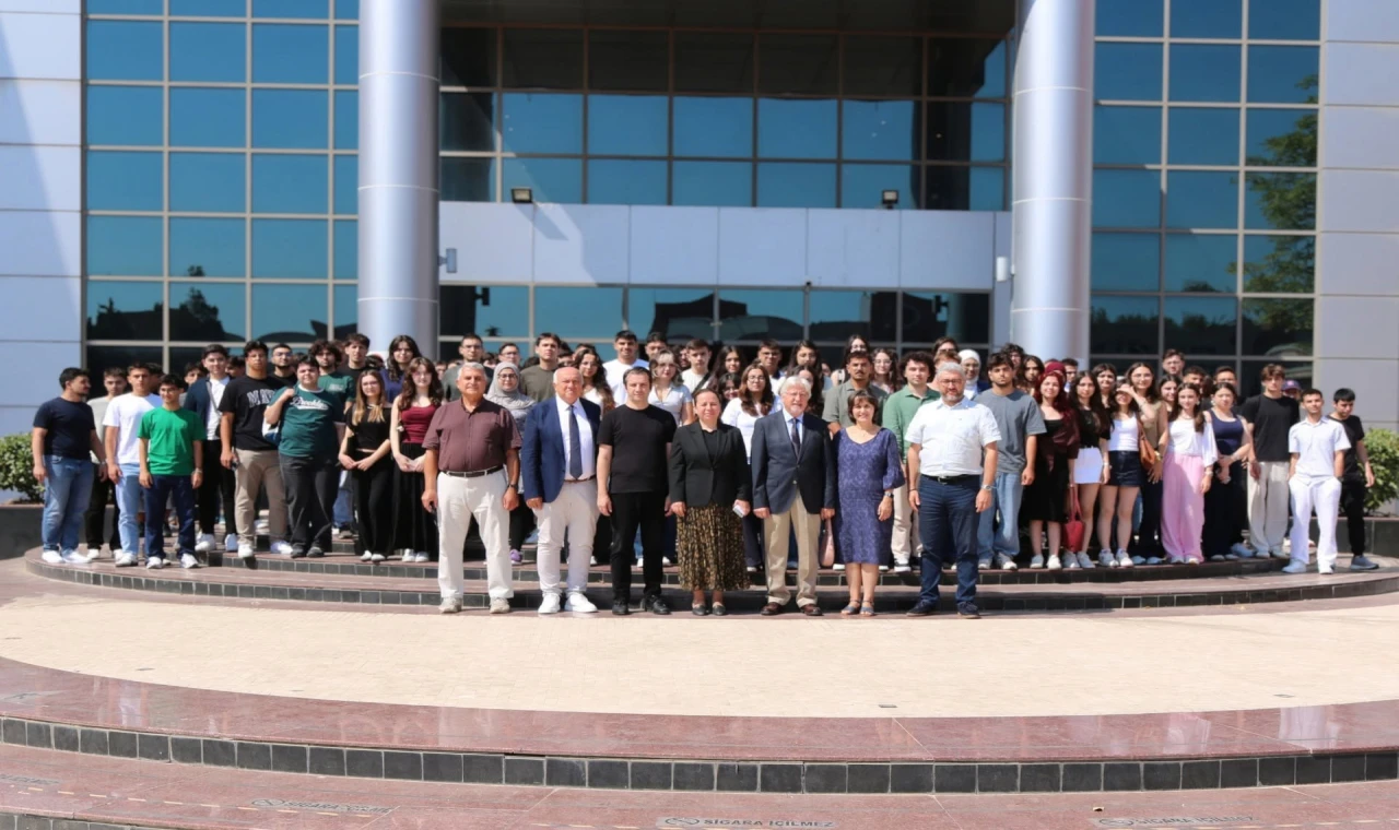 ADÜ öğrencileri Tıp Fakültesi'ndeki eğitimlerine başladı