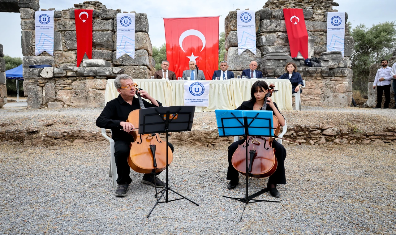 ADÜ Yönetim Kurulu ve Senato Toplantısı Nysa Antik Kenti’nde gerçekleştirildi