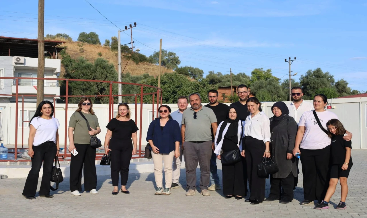 AK Parti Nazilli Kadın Kolları’ndan Bozyurt-Horasan Mezarlığı’na ziyaret