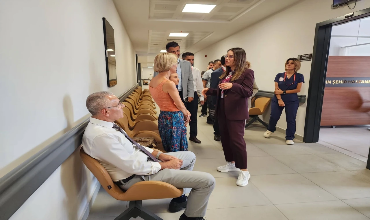 Başhekim Özbağçıvan, Kadın Doğum Servisinde incelemelerde bulundu