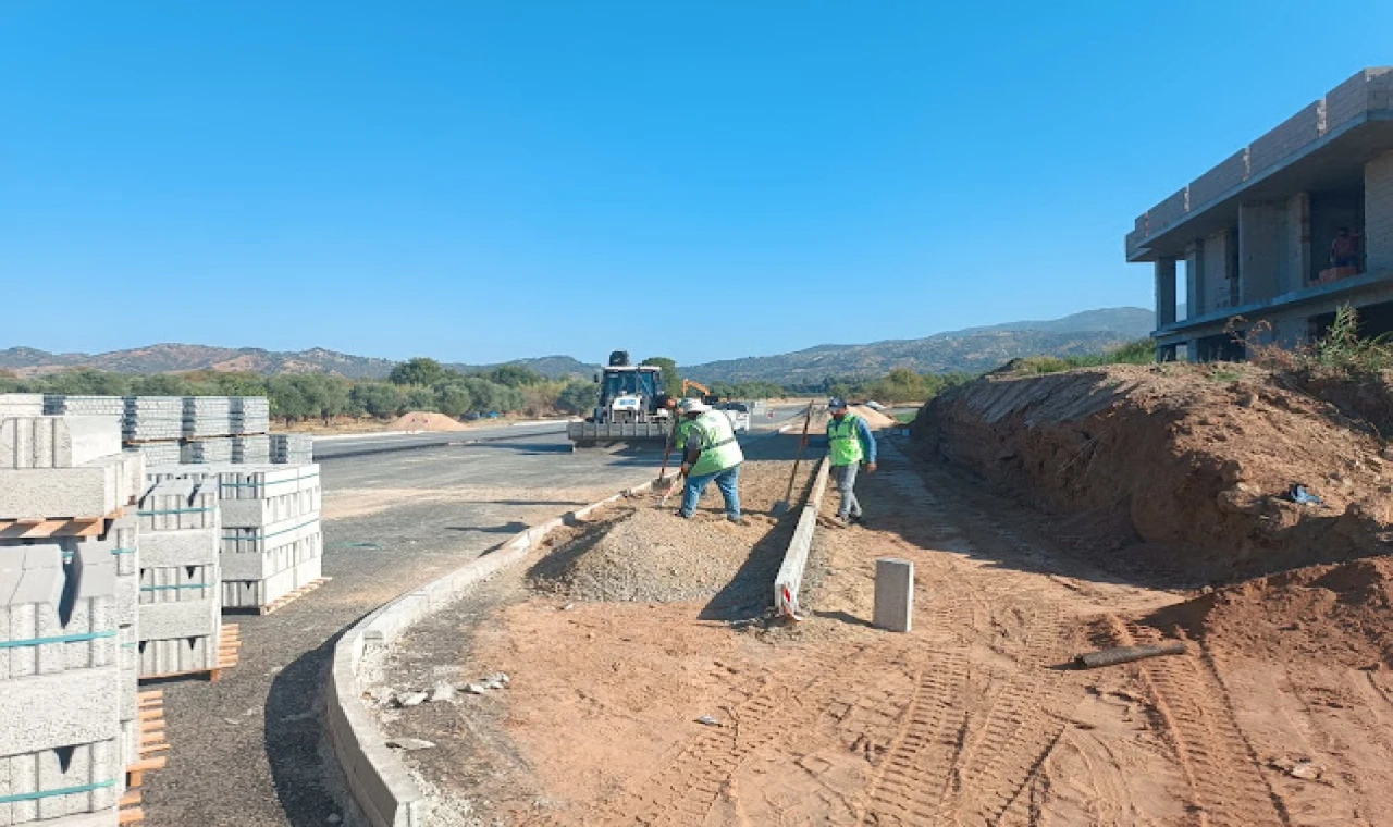 BAŞKAN ÇERÇİOĞLU’NDAN 17 İLÇEDE EŞ ZAMANLI YOL YAPIM VE YENİLEME ÇALIŞMALARI