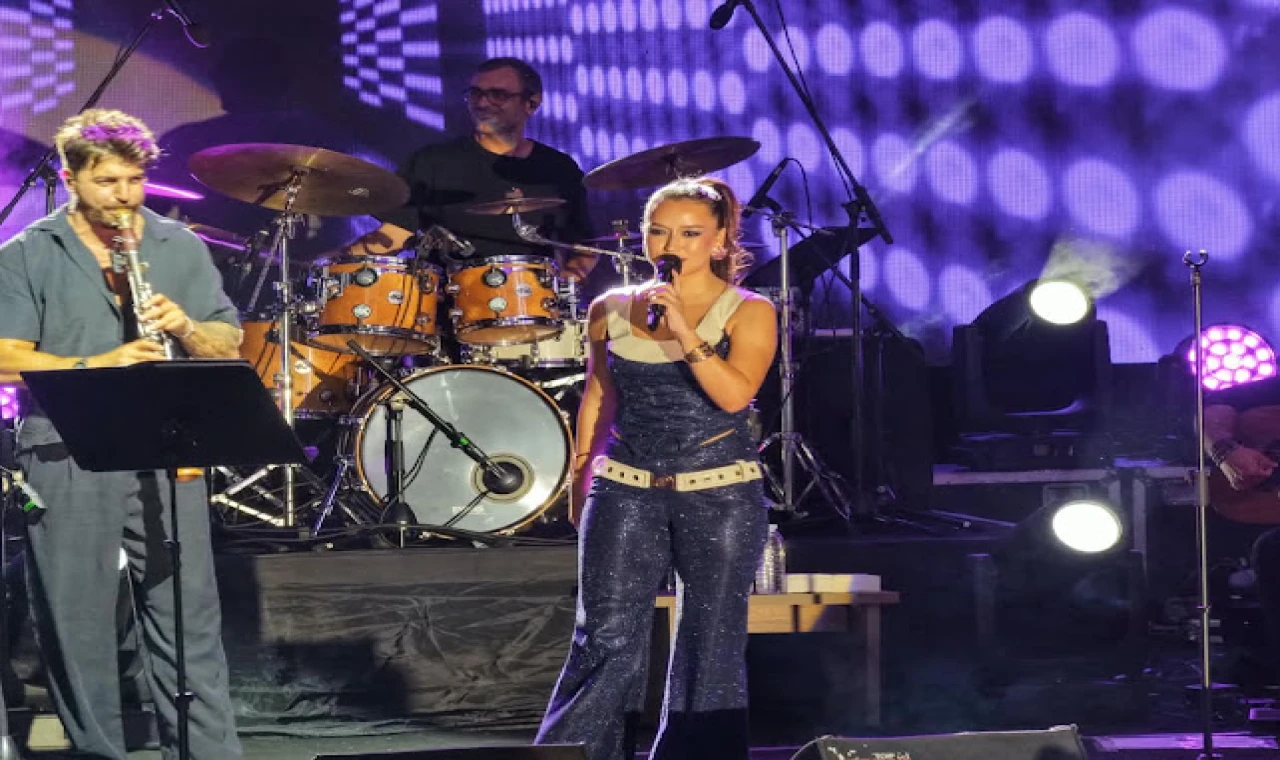 BAŞKAN ÇERÇİOĞLU’NDAN BUHARKENT’İN DÜŞMAN İŞGALİNDEN KURTULUŞUNUN 104. YILINDA COŞKULU KONSER