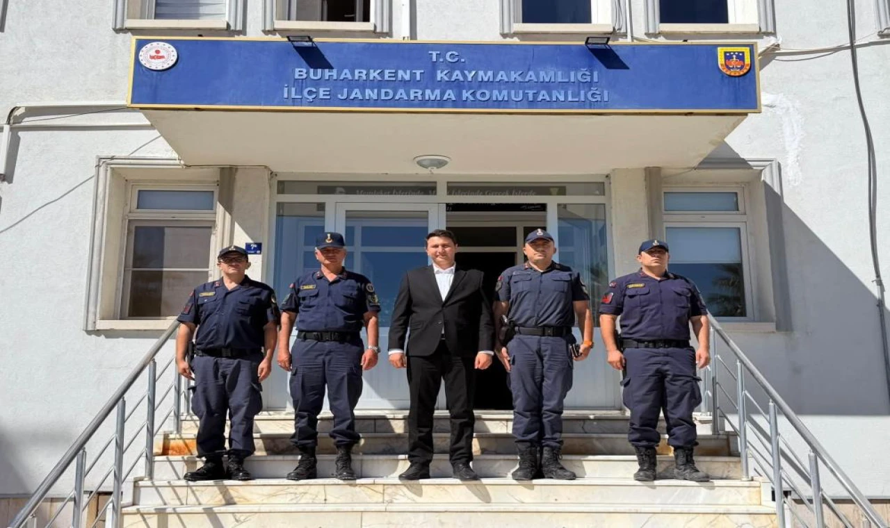 Buharkent Kaymakamı Haydaroğlu, İlçe Jandarma Komutanlığından brifing aldı