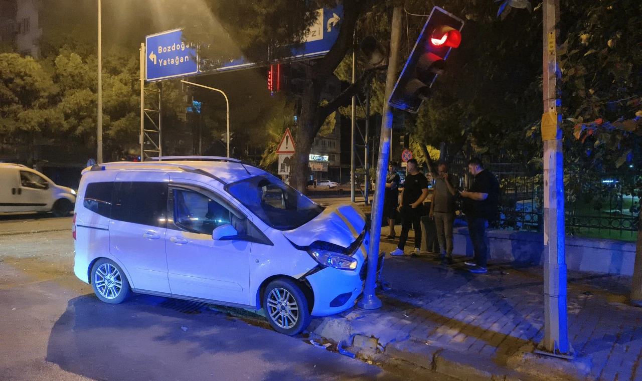 Nazilli'de Trafik Kazası: 2 Yaralı