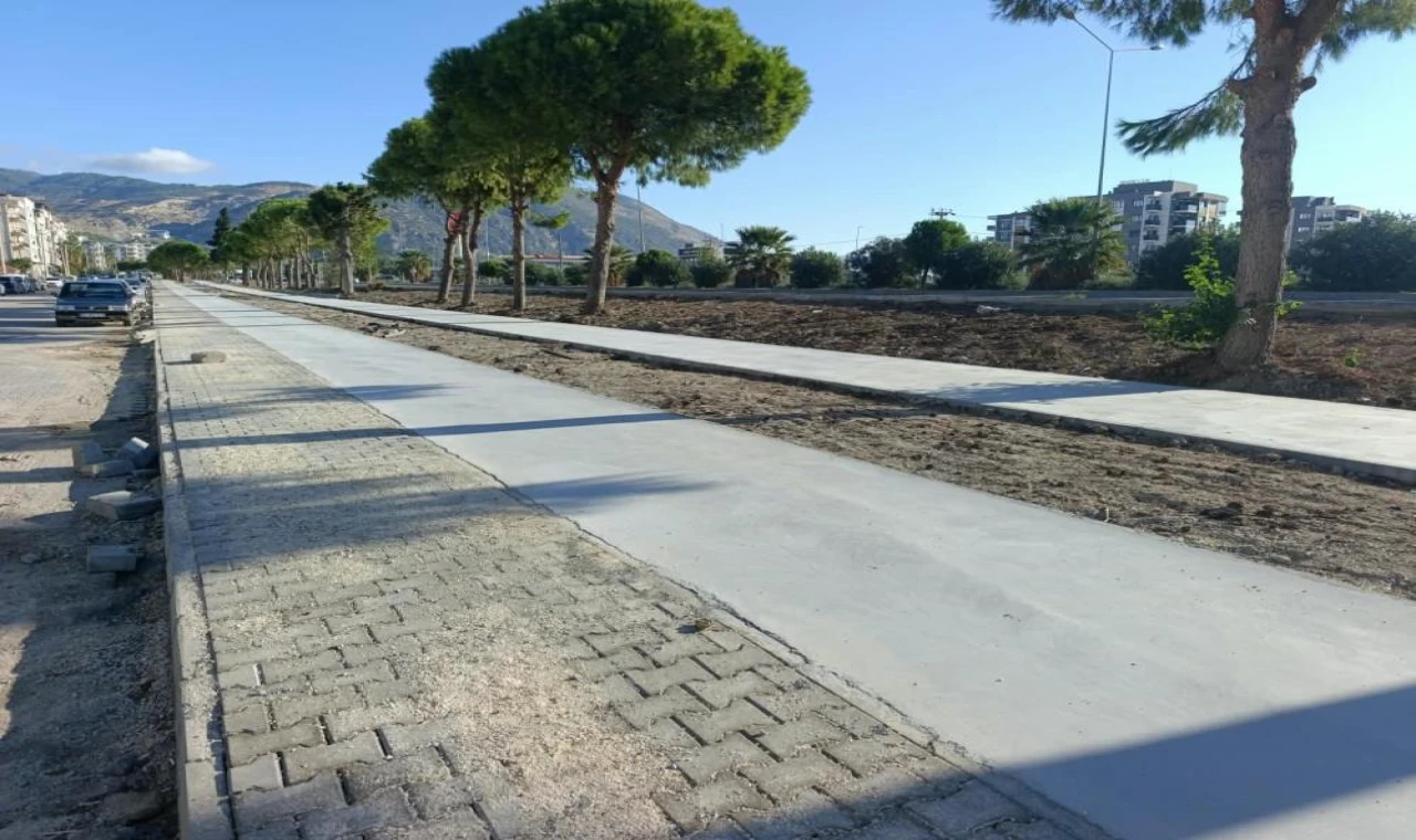 Söke'de Bisiklet ve Yürüyüş Yolu Projesi'nde beton döküm çalışması tamamlandı