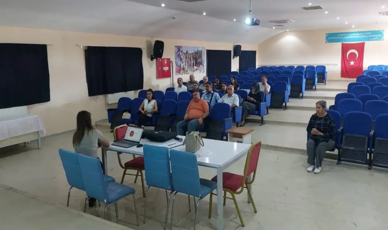Sultanhisar’da okul idarecilerine rehberlik hizmetleri anlatıldı