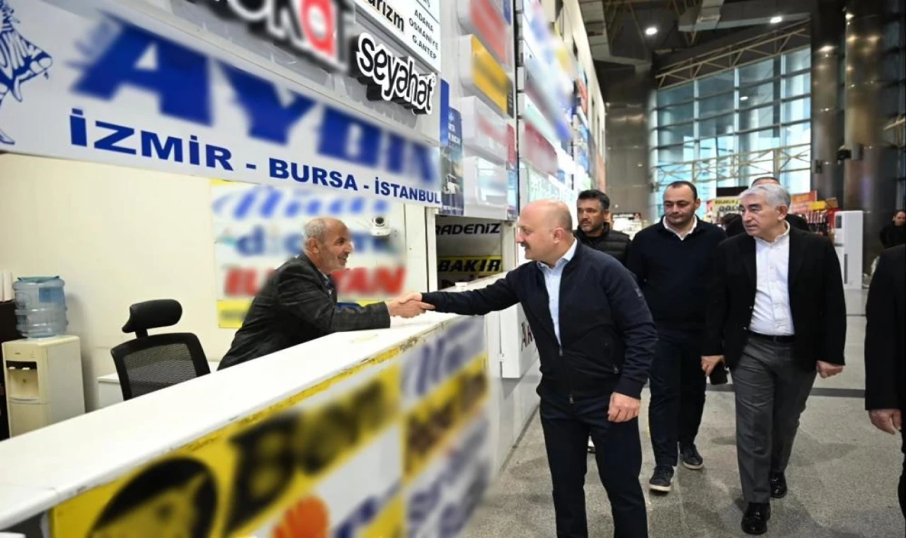 Aydın Valisi Varol, otobüs terminalinde yolcularla buluştu