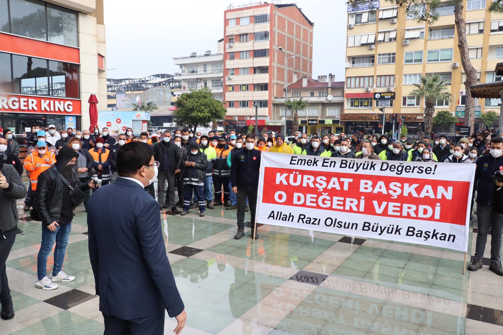 Personelinden Başkan Özcan’a zam teşekkürü