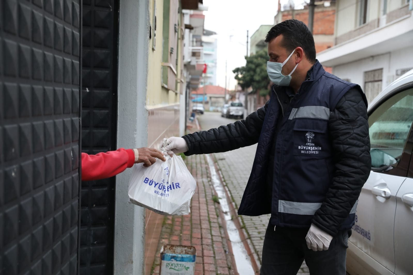 Aydın Büyükşehir Belediyesi'nden patates ve soğan üreticisine destek