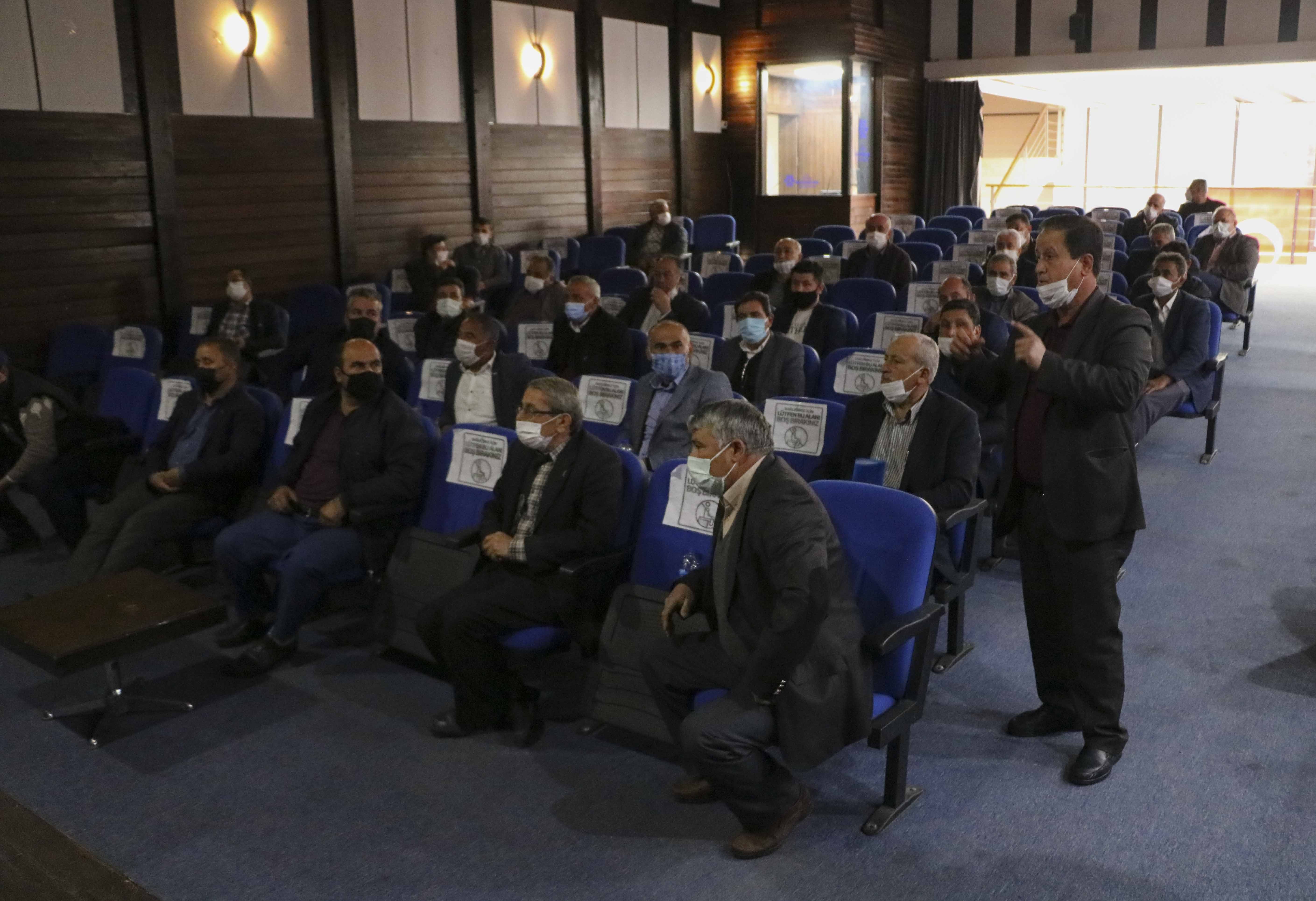 Büyükşehir Karacasulu muhtarlarla buluştu