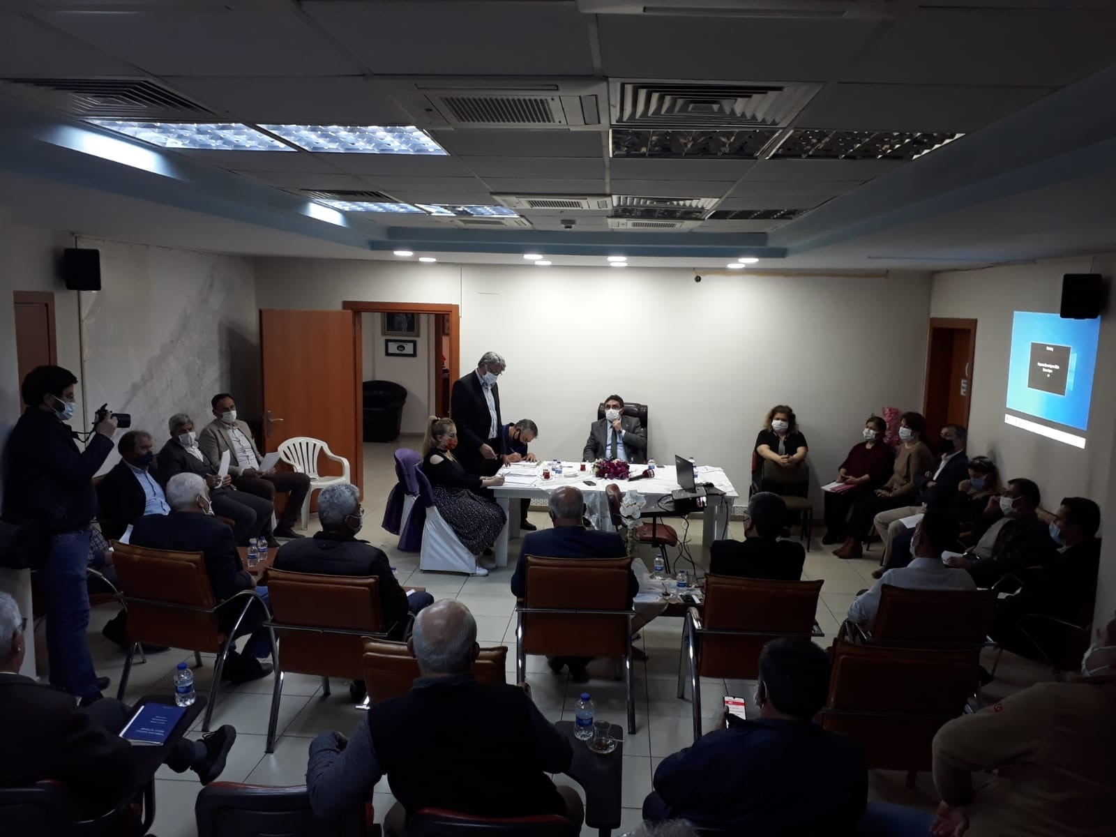 Karacasu'da AK Parti ve CHP'li Meclis üyeleri ittifak yaptı