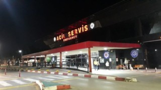 İmam Polislere Keserle Saldırdı