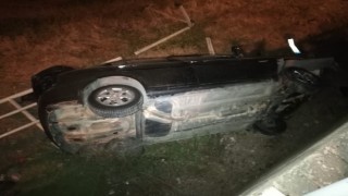 Otomobil Önce Bariyeri Yıktı, Sonra Uçuruma Yuvarlandı