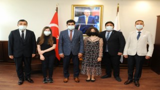 Devlet Konservatuarı Öğrencileri ADÜ Rektörü Aldemir'i Ziyaret Etti