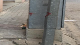 İnşaat Şantiyelerinden kaldırılmayan Elektrik Direkleri Tehlike Saçıyor