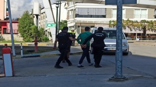 Nazilli'de Ortalık Karıştı: 1'i Polis 2 Yaralı