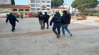 Aydın polisi tatilci görünümlü uyuşturucu tacirlerine geçit vermedi