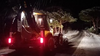 Aydın Büyükşehir Belediyesi ekipleri karla mücadeleye devam ediyor