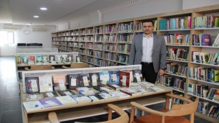 Aydın İl Kültür Müdürü Tuncer, Sultanhisar Kütüphanesi’ni tanıttı