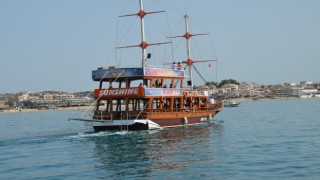 Didim’de tatilcilerin vazgeçilmezi tekne turları start verdi