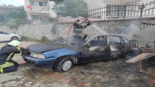 5 yıldır park halindeki otomobil yandı