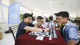 BÜYÜKŞEHİR'İN KÜLTÜR MERKEZLERİ'NDE GENÇ SATRANÇÇILAR YETİŞİYOR  
