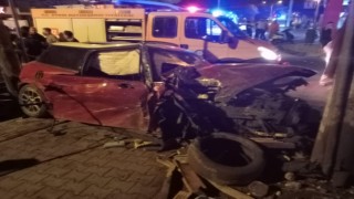 Önce refüje sonra tıra çarptı