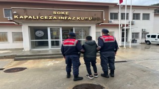 Hapis cezası ile aranan şahıslar jandarmadan kaçamadı