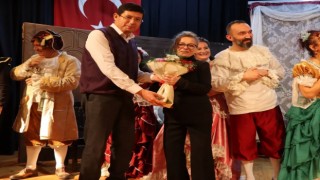 Başkan Özcan’dan tiyatro severlere müjde!