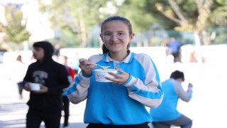 Didim Belediyesi'nden öğrencilere sıcak çorba ikramı