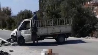 Kamyonet ile motosiklet çarpıştı