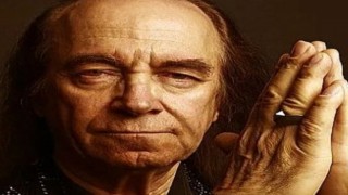 Türk rock müziğinin efsanevi ismi Erkin Koray vefat etti