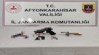 Uyuşturucu elinde patladı