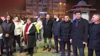 Nazilli halkı belediye meydanında tarihe tanıklık etti