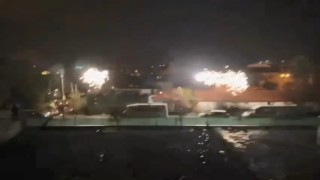 Sesi duyan balkona koştu