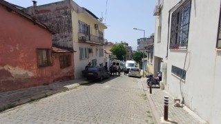 Arabada sızan genç, ekipleri harekete geçirdi