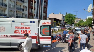 Motosikletle otomobil çarpıştı: 1 yaralı