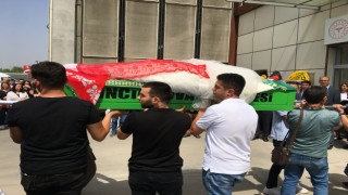 Tabutuna gelinlik örtülen Çelebi son yolculuğuna uğurlandı