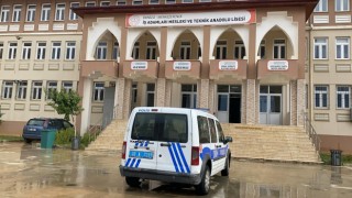 Velinin dağıttığı tavuklu pilavdan öğretmen ve öğrenciler zehirlendi