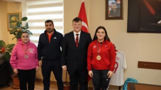 Aydınlı sporcular halter şampiyonasından derece ile döndü