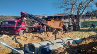 Karacasu'da beton büzler yer altına indirildi