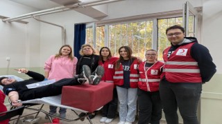 Liseli gençler kan bağışına dikkat çekti