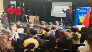 Öğrenciler depreme karşı bilgilendirildi