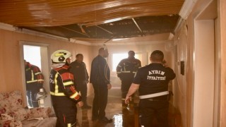 İtfaiye personelinin evinde çıkan yangın ekipleri alarma geçirdi