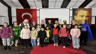 Karacasulu çocuklar, Büyükşehir'in tiyatrosuyla eğlendi