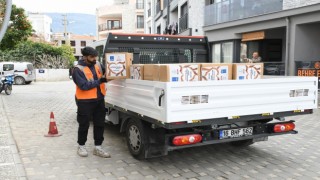 Kuşadası Belediyesi Ramazan ayında 3 bin 500 haneye gıda kolisi ulaştırdı