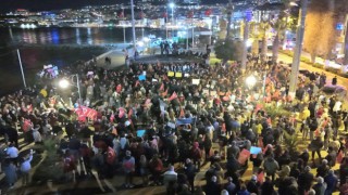 Kuşadası'nda demokrasi ve dayanışma yürüyüşü