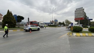 Otomobiller kavşakta çarpıştı: 1 yaralı