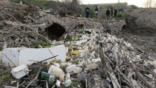 Tarihi köprünün çilesi bitmiyor